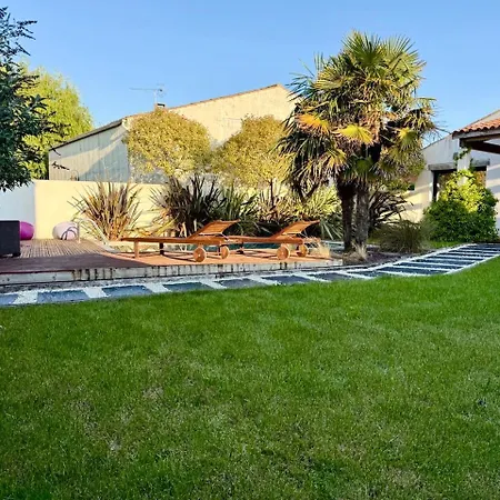 Maison De Caractere Avec Piscine *