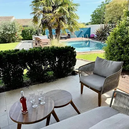 Maison De Caractère Avec Piscine Villa