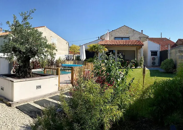 Maison De Caractere Avec Piscine *