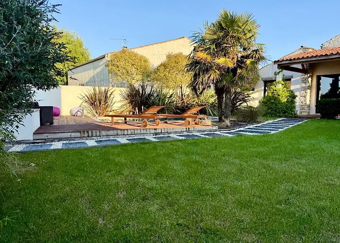 Maison De Caractere Avec Piscine *